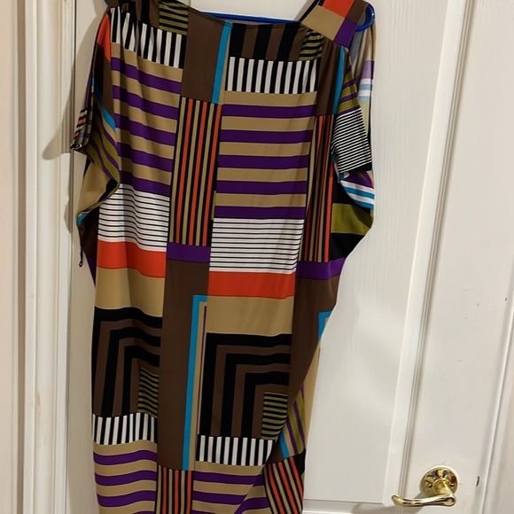 Dress - Picture 5 of 9